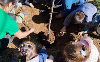 Μαθαίνουμε να αγαπάμε και να φροντίζουμε τη φύση